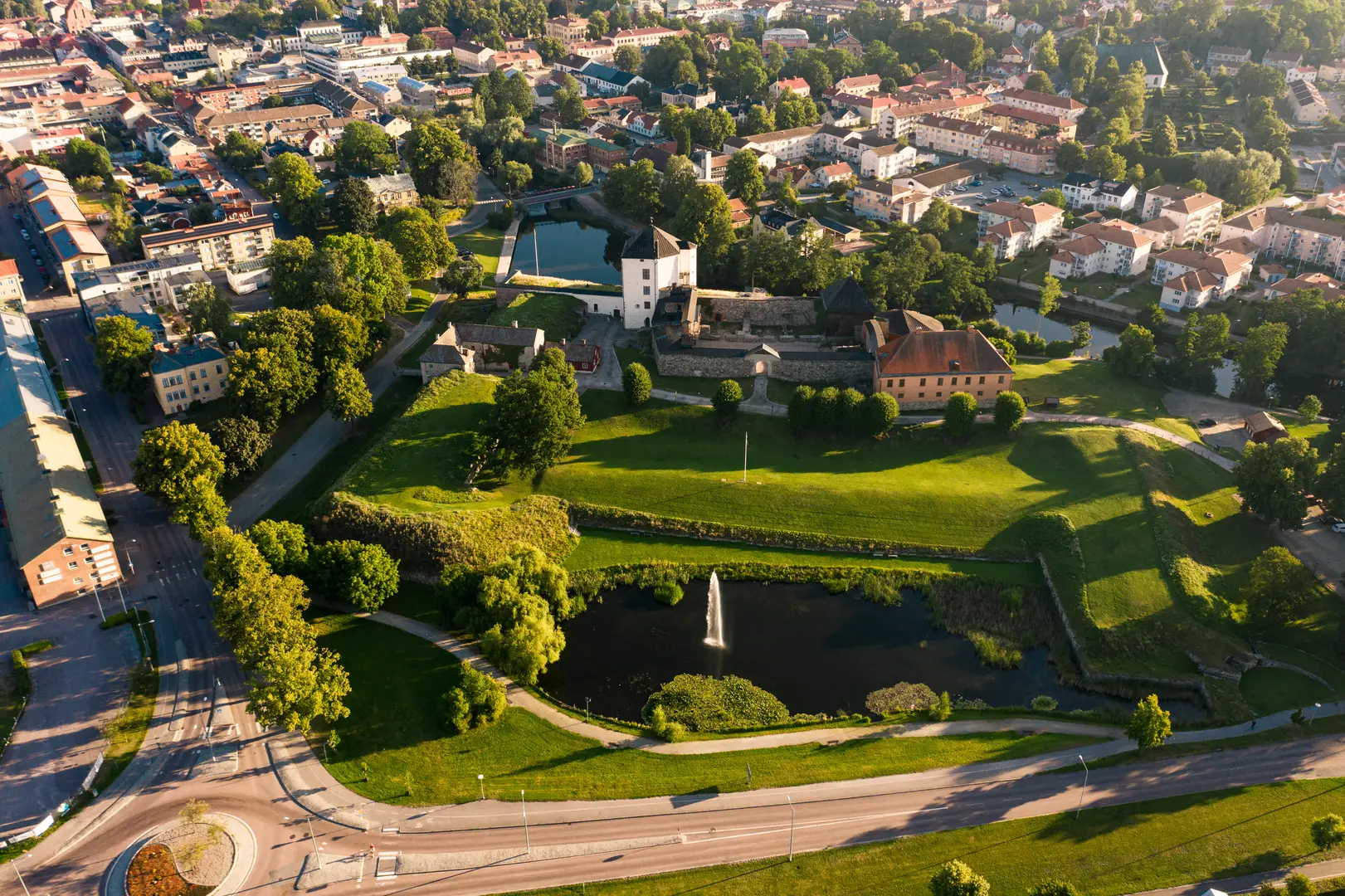 Vy över Skövde, där vi arbetar med ventilation i bostäder och fastigheter